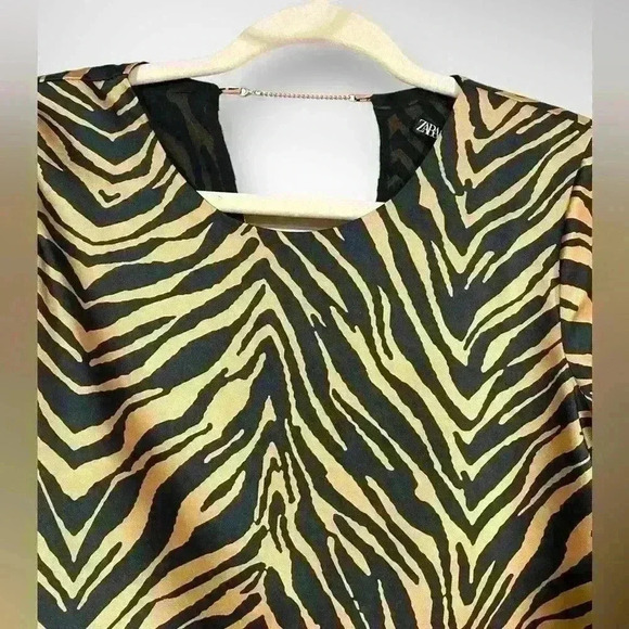 Zara Women's CropTop Blouse Black Brown Animal Print Back Chain Size Small - Picture 13 of 13